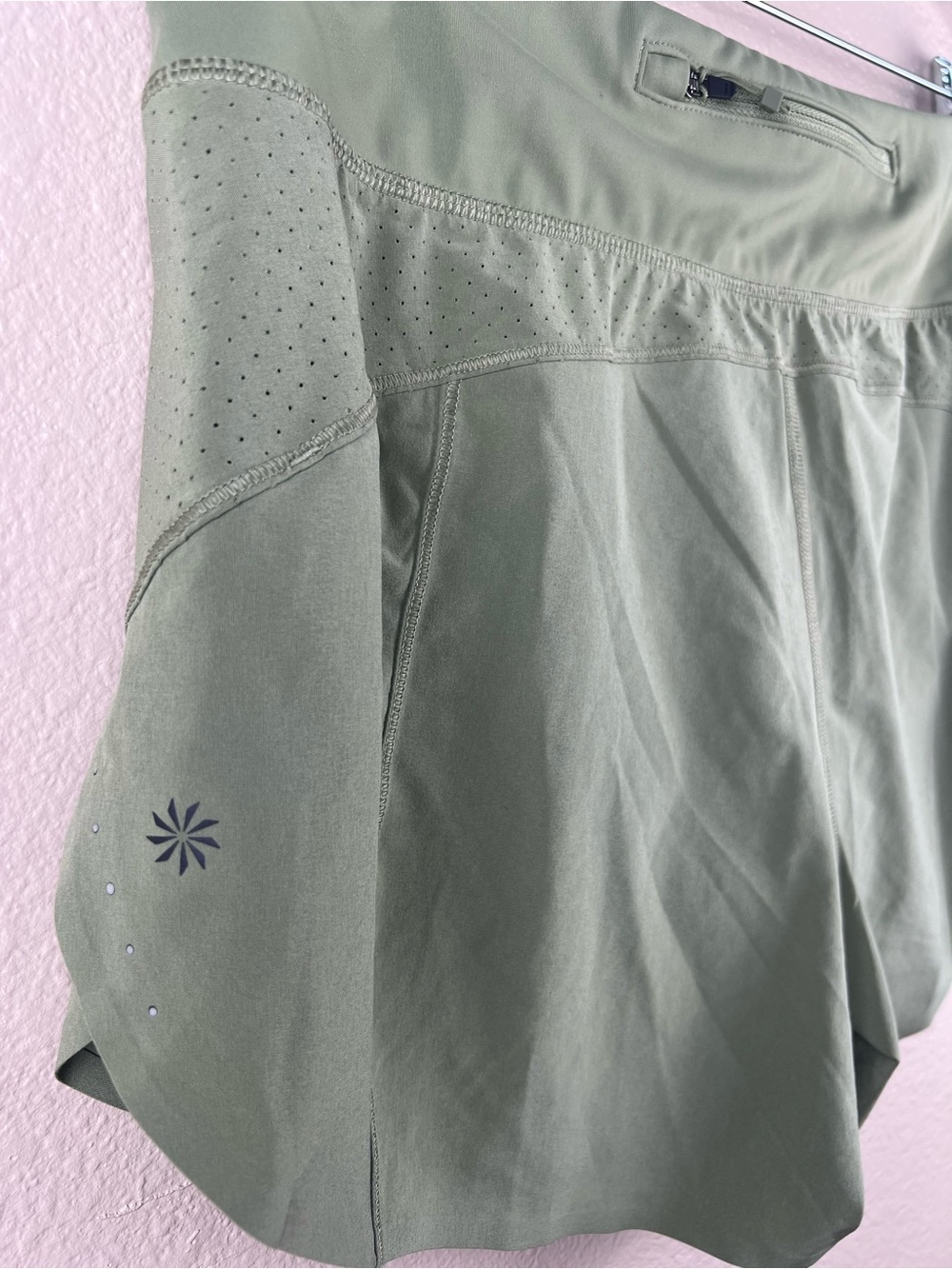Athleta Run With It 4.5” Shorts Medium Sage Green - Picture 5 of 7